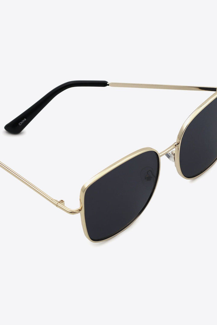 Metal Frame Wayfarer Sunglasses - GirlSavvi